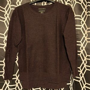 NWOT TAHARI Wool woman’s sweater. Plum/purple, size medium.